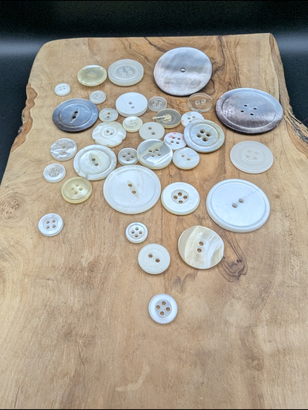 Lot Of Buttons. Vintage Buttons- Mother Of Pearl - Retro Buttons- Metal Buttons. - Picture 8 of 12